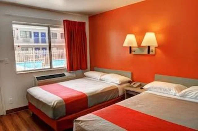 غرفة بسريرين مزدوجين، Motel6 Slidell, LA - New Orleans 2/10