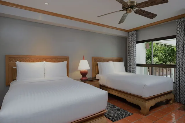 شقة بسريرين مزدوجين بإطلالة على الحديقة بشرفة بغرفتي نوم، Marriott S Phuket Beach Club 1/4