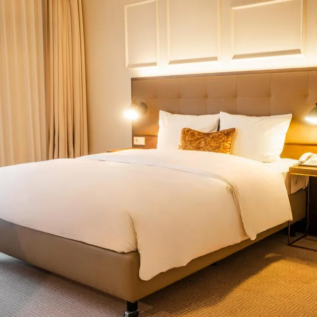 غرفة بسرير كينج وسرير كوين، Parkhotel Kurhaus Bad Kreuznach 4/10