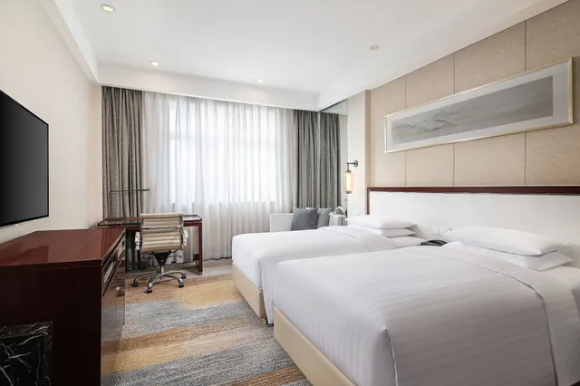 غرفة بسريرين مزدوجين، Courtyard by Marriott Wuxi Lihu Lake 1/5