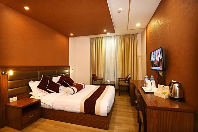 غرفة ديلوكس بسرير كينج بإطلالة على الجبل، The Address Kathmandu Hotel Pvt.Ltd 3/9