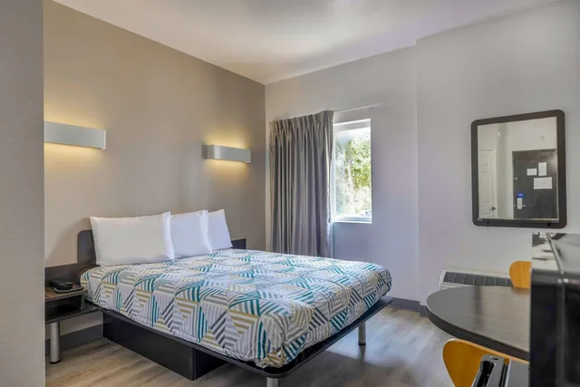 غرفة ديلوكس بسرير كوين للمدخنين، Motel6 Cedar Park, TX 3/7