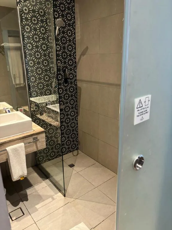 غرفة قياسية بسريرين منفصلين بإطلالة على المدينة، Kingsgate Canal 10/10