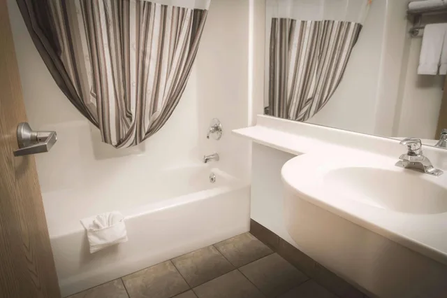 Deluxe, Executive, King and Double Bed, La Quinta Inn Missoula Hotel 3/3