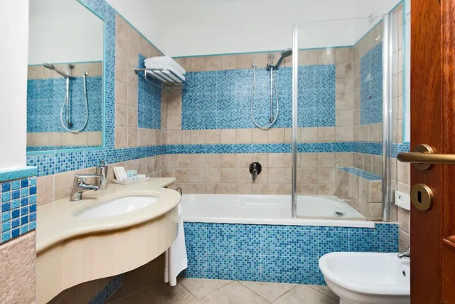 غرفة قياسية ثلاثية بإطلالة على الحديقة، Villa Ceselle 1/4