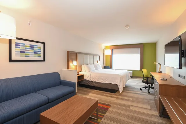 1 Bedroom, Suite, King Bed, Living Area, Holiday Inn Express Hotel Suites Richwood Cincinnati South 5/8