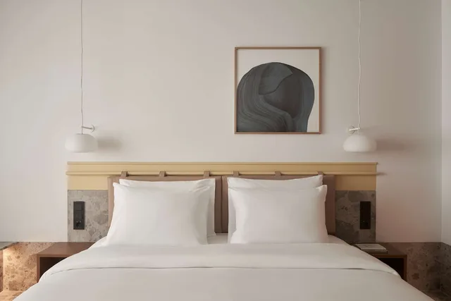 غرفة سيغنتشر بسرير كينج، The Social Athens Hotel, a member of Radisson Individuals 3/6