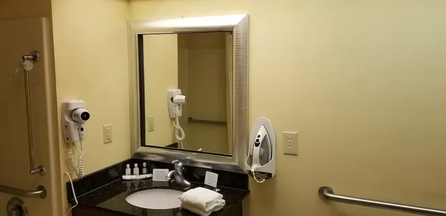 غرفة بسريرين مزدوجين لذوي الإعاقة، Quality Inn Bainbridge 8/10