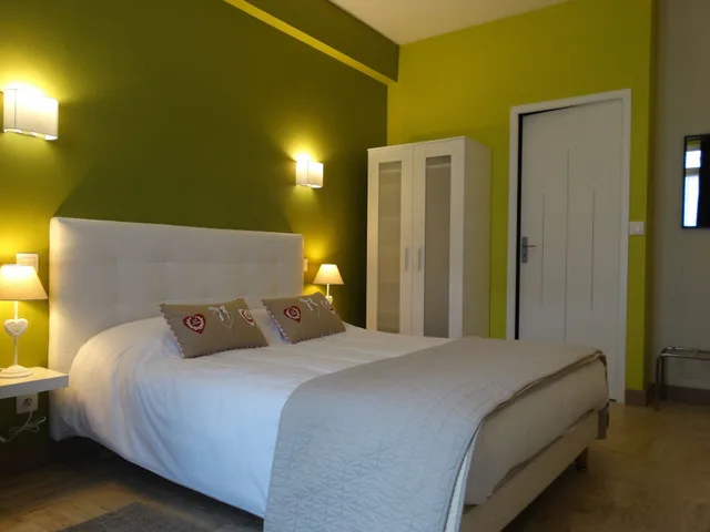غرفة قياسية بسرير مزدوج، Le Castel Fleuri Hotel 3/8