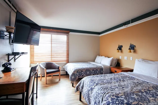 غرفة بريميوم بسرير كينج بإطلالة على الجبل، Astoria Hotel 1/5