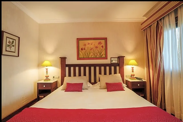 غرفة سوبيريور بسرير مزدوج أو سريرين منفصلين بإطلالة على الحديقة، Hotel Spa Villalba - Adults Only 2/5