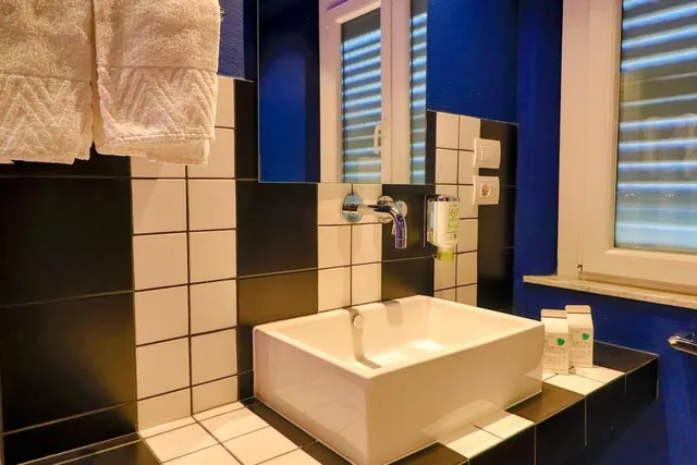 غرفة سوبيريور بسرير مزدوج بإطلالة على البحر، HOTEL GRAZIELLA 7/9