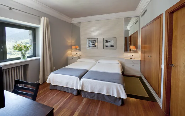 غرفة سوبيريور بسرير مزدوج بشرفة، Parador De Vielha 3/10