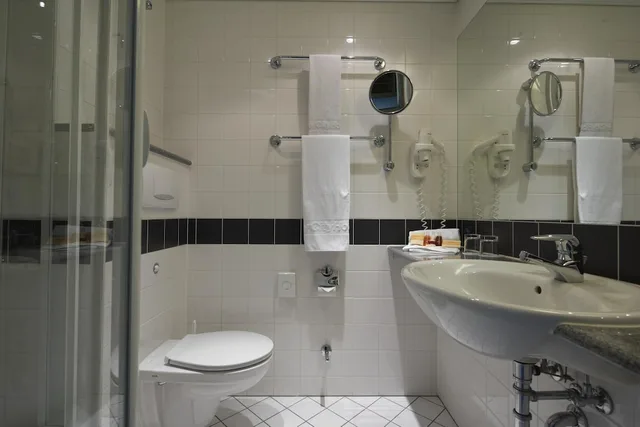 غرفة بزنس بسرير كوين، IntercityHotel Berlin Ostbahnhof 7/8