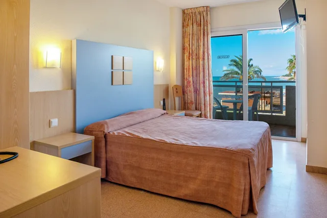 غرفة قياسية مزدوجة، Caprici Beach Hotel & Spa 1/6