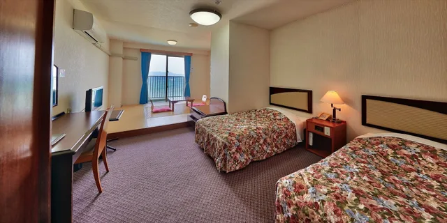 غرفة يابانية غربية بسريرين منفصلين بإطلالة على البحر، Miyuki Hamabaru Resort 5/10