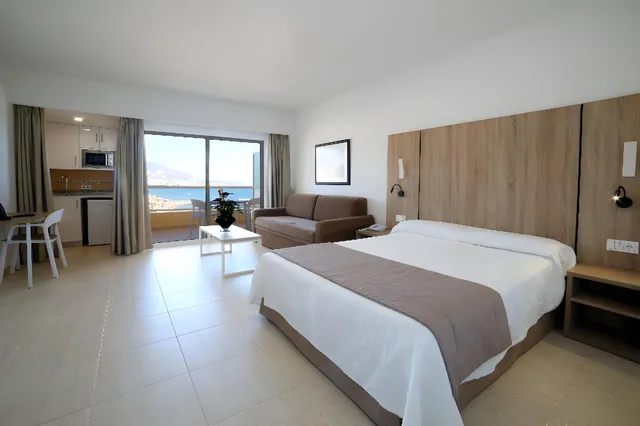 Superior, Studio, Side Sea View, Terrace، PYR Fuengirola 2/2