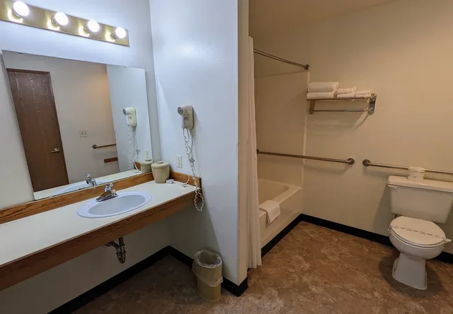 غرفة قياسية بسرير كينج، Fairground Inn Monroe WA 6/8
