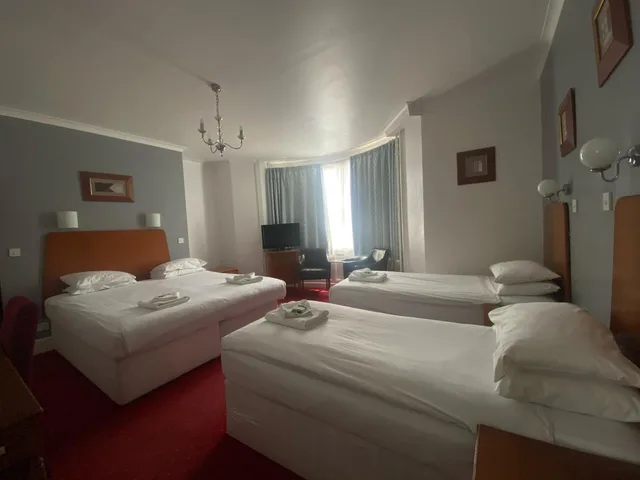 غرفة عائلية بسرير مزدوج وسريرين منفصلين، The Beach Hotel 2/2