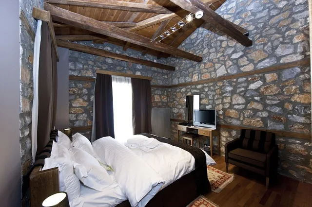 Superior, King Bed, Miramonte Chalet Hotel Spa 2/2