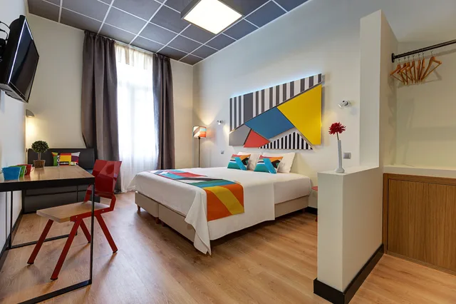 Design, King Bed، Colors Central Ladadika 2/9