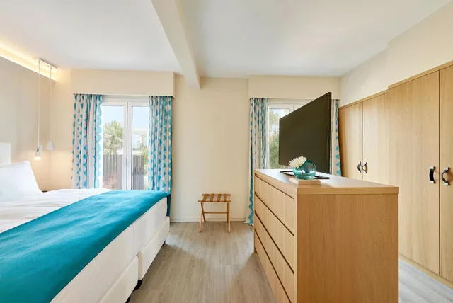 Deluxe, Suite, Garden and Pool View، 7Pines Resort Ibiza 3/4