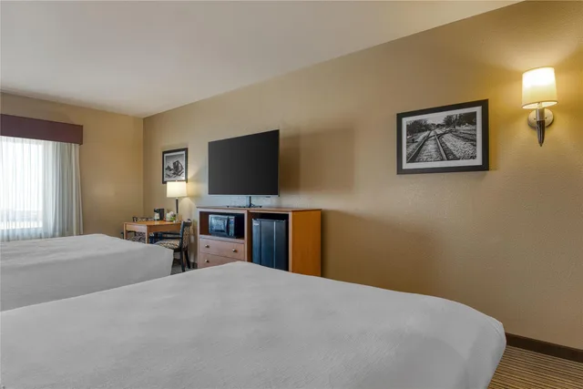 غرفة بسريرين كوين، Best Western Shelby Inn Suites 3/9