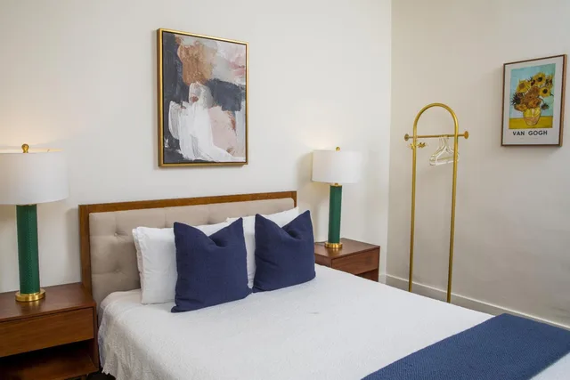 غرفة قياسية بسرير كوين، The Washington Square Inn 6/10
