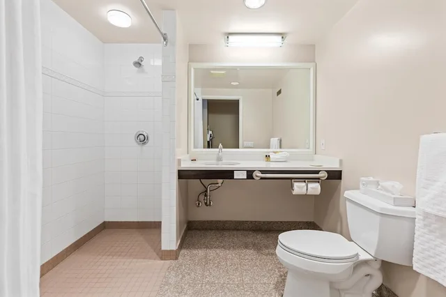 غرفة قياسية بسرير كوين لذوي الإعاقة، Best Western Plus Columbia River Hotel 5/8