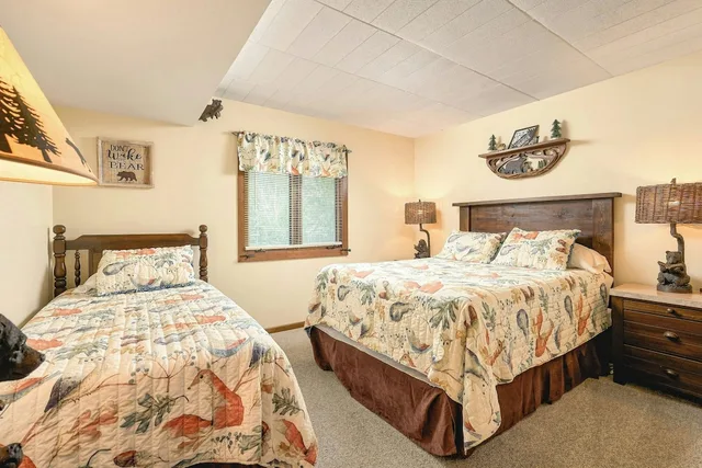 2 Bedrooms, Condo, Mountain, Deluxe, Villa, Queen and Twin Beds, Seven Springs Resort 2/7