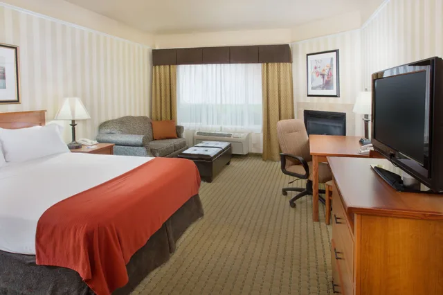 غرفة قياسية بسرير كينج بإطلالة على المدينة، Holiday Inn Express Hotel Suites Astoria 5/10