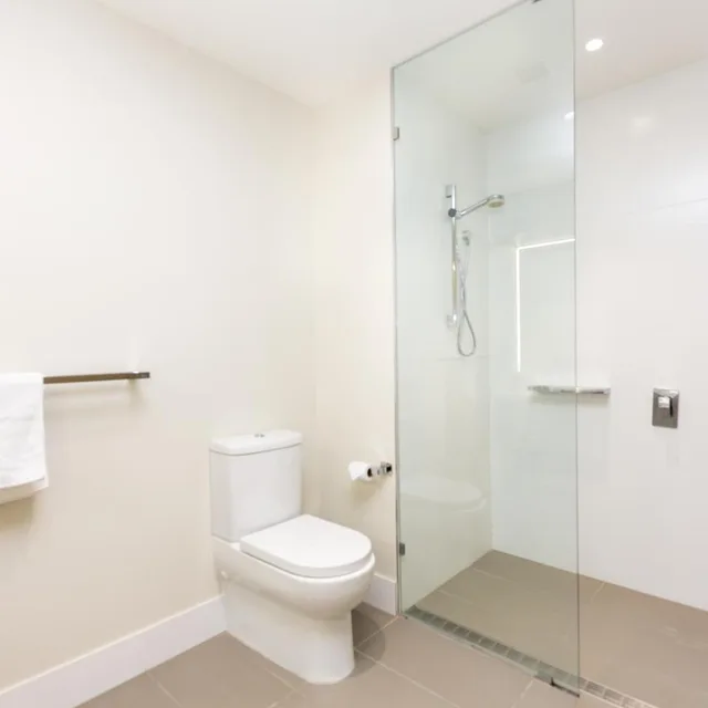 Deluxe, King Bed, CALAMVALE HOTEL SUITES AND CONFERENCE CENTRE 7/10