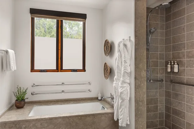 غرفة بسرير كينج لذوي الإعاقة، Four Seasons Resort Rancho Encantado Santa Fe 4/4