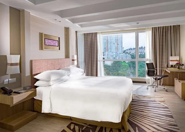 جناح بسرير كينج بشرفة بحوض استحمام، Doubletree Resort By Hilton Penang 1/2