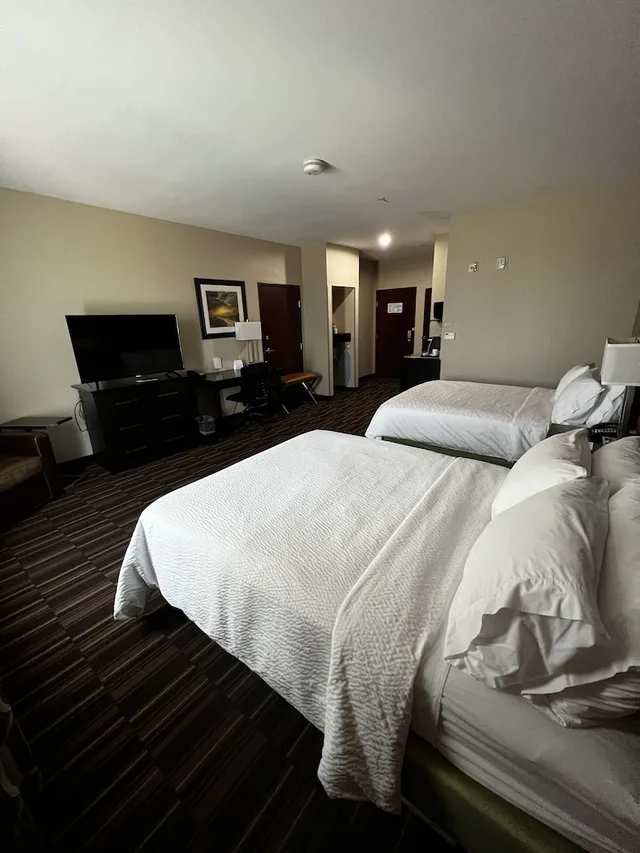 غرفة قياسية بسريرين كوين، Holiday Inn Express Hotel And Suites Alva 2/3