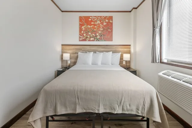 غرفة مفردة بسرير كوين، Highbridge Hotel 1/2