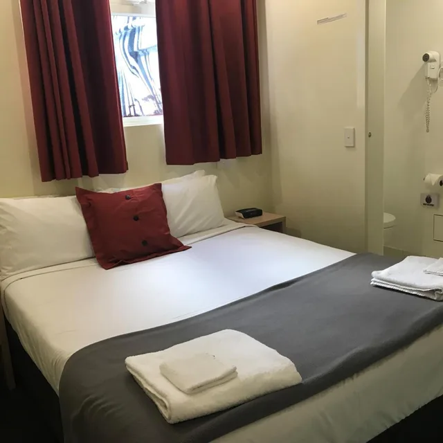 غرفة اقتصادية بسرير مزدوج، Miami Hotel Melbourne 1/6