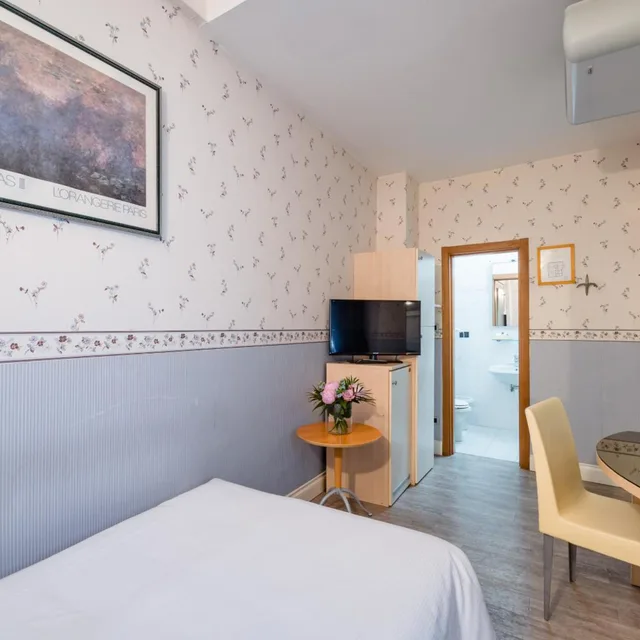 Room, Single, French Bed، Albergo Centrale Bologna 1/10