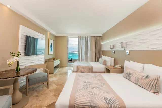 غرفة سوبيريور بسريرين مزدوجين بإطلالة على البحر، Krystal Grand Cancun All Inclusive 4/10