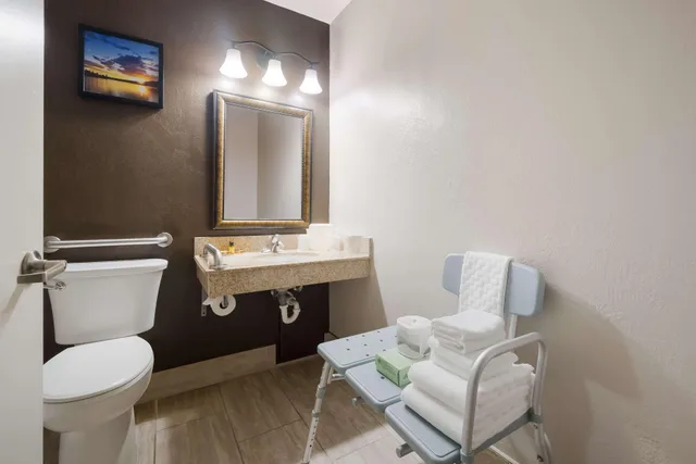 غرفة بسريرين كوين لذوي الإعاقة، Best Western Executive Inn Battle Creek 3/4