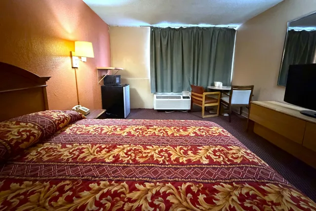 غرفة بسرير كينج، Red Carpet Inn & Suites Lima 1/2