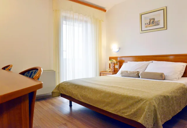 Room, Double Bed, Lateral Side Sea View، Villa Letan 2/6