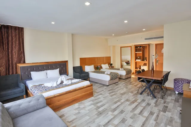 Family, 1 Double and 3 Single Beds، CUMBALI PLAZA HOTEL 4/6