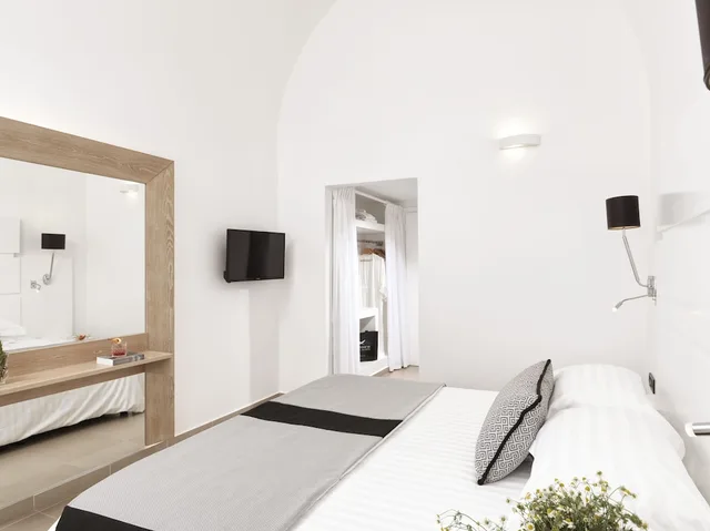 غرفة كلاسيكية بسريرين منفصلين بإطلالة على الفناء بغرفة نوم واحدة، Aressana Spa Hotel and Suites 6/10