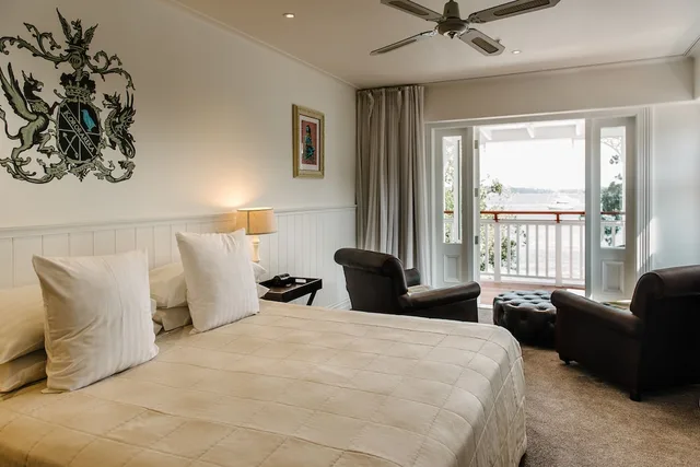 Room, King Bed, Water Front، Duke of Marlborough 1/3