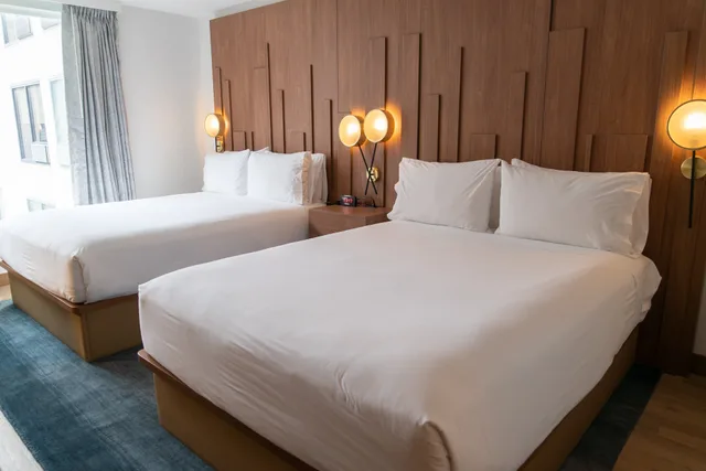غرفة بسريرين لذوي الإعاقة، Hotel Indigo Detroit Downtown 2/7