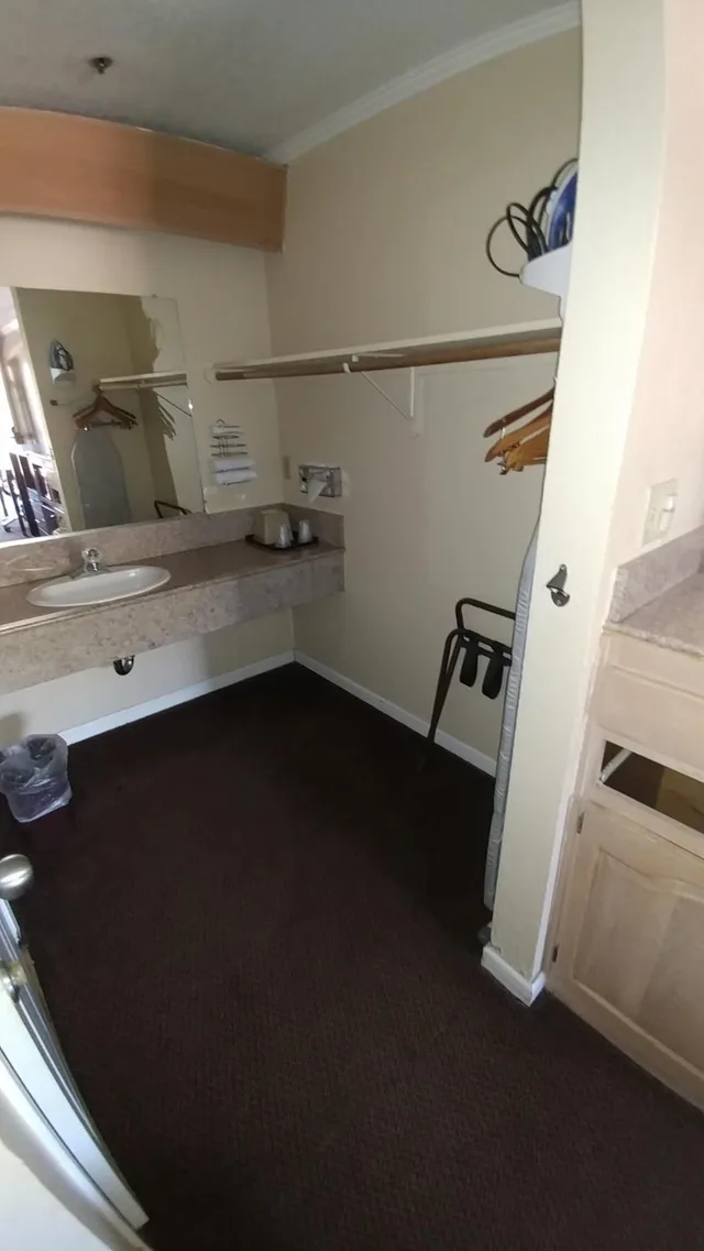 جناح بسرير كينج، Executive Inn And Suites Sacramento 8/8