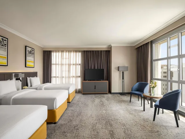 غرفة ثلاثية بإطلالة، أنوار المدينة موفنبيك(Anwar Al Madinah Movenpick) 2/4