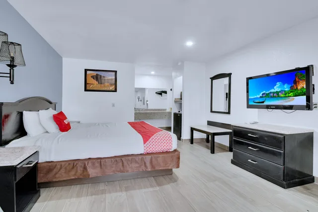 غرفة بسرير كينج للمدخنين، Three Rivers Executive Inn & Suites By OYO 1/8