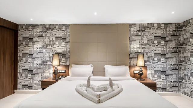 غرفة بريميوم كلاسيكية بسرير كينج بإطلالة على المدينة، NIRANJANA HOTEL 3/9
